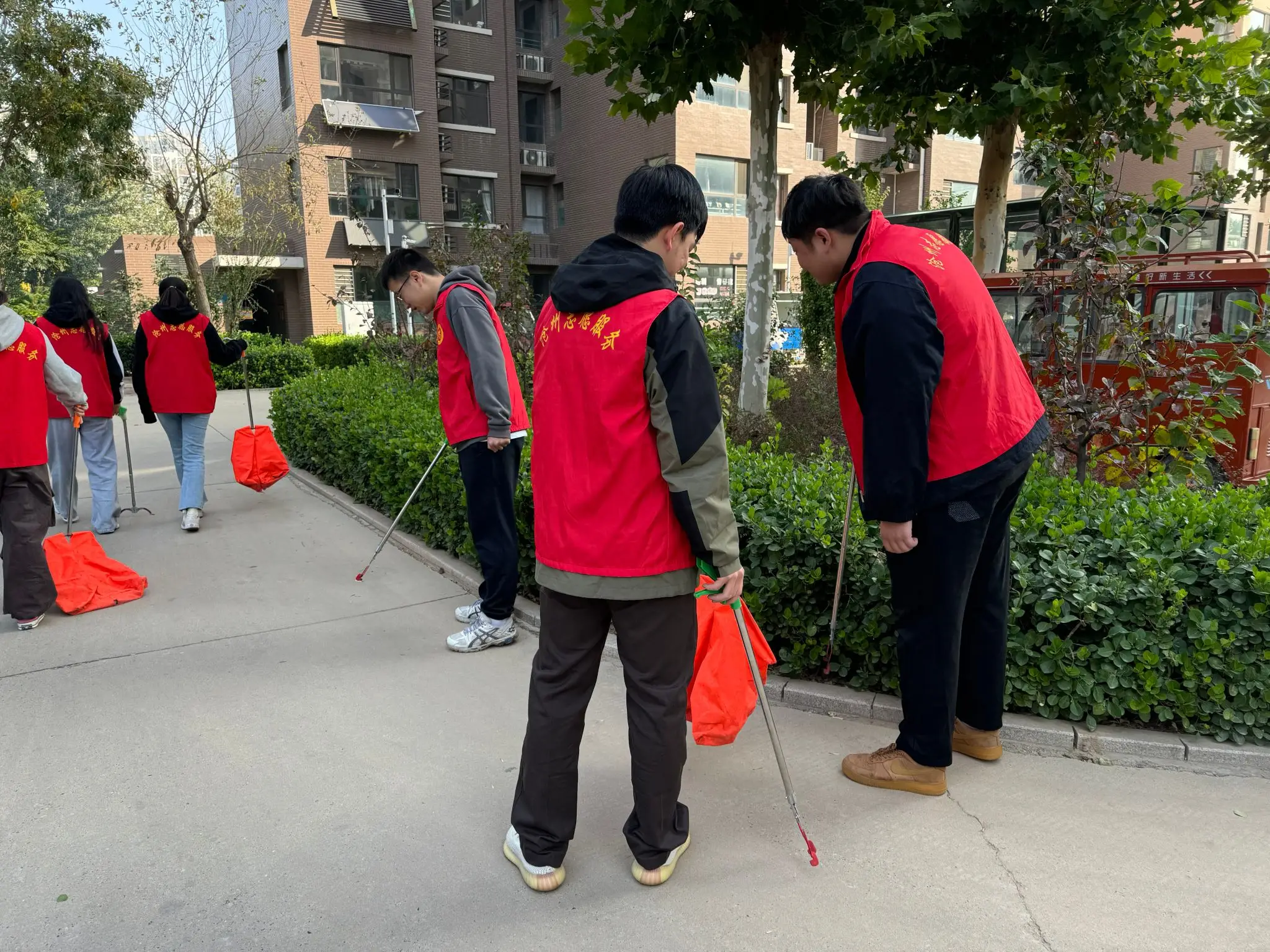 志愿服务.jpg